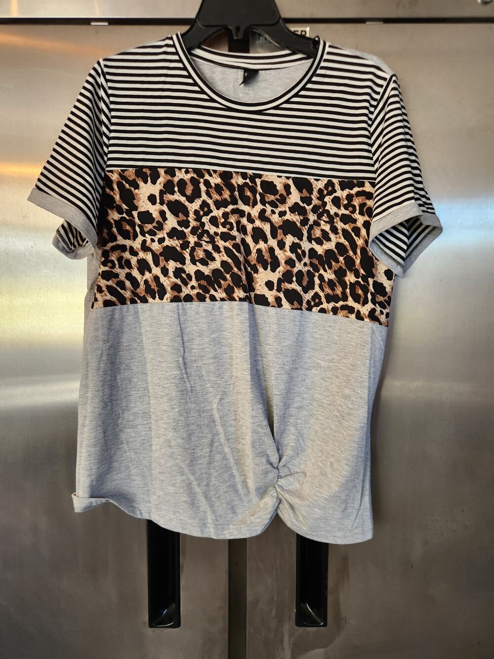 Emery Rose Womens Color Block Tee Size XL | Gray Leopard Stripe Twist Knot Hem